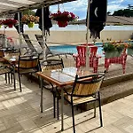 Rev'hotel Vias